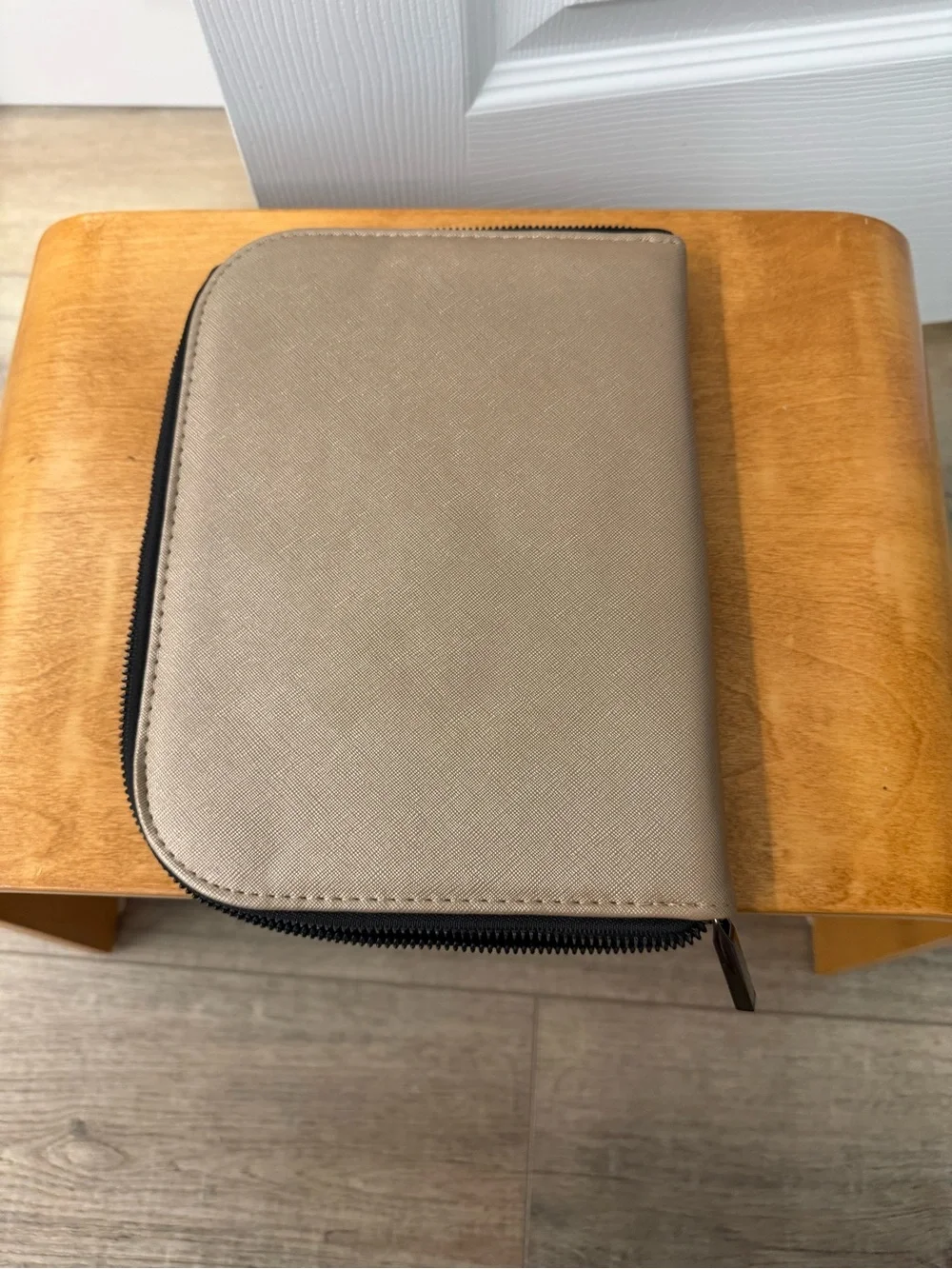 Halston Heritage compact zip